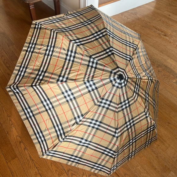 Burberrys Plaid Umbrella - Picture 3 of 6
